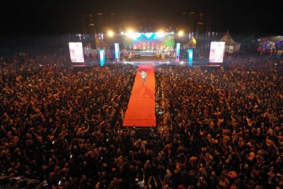 Babang Tampan Hibur Lautan Manusia di Stable…