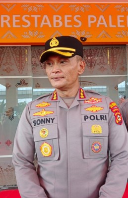 Bentrok Antar Kelompok di Depan PS Mall,…