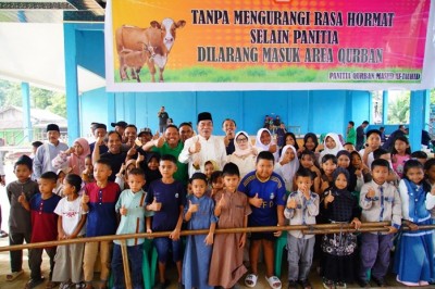 Bupati Muba Tinjau Penyembelihan Kurban…