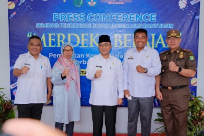 Canggih, Guru di Muba Belajar buat Konten…