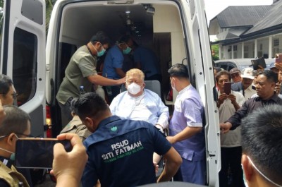Dikawal Ambulans dan Penjagaan Ketat, Sidang…