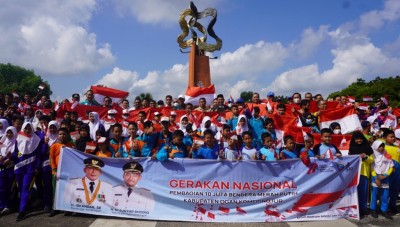 Pemkab OKI Bagi-Bagi Ribuan Bendera Merah…