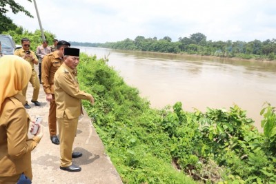 Pj. Bupati Apriyadi Monitor Pilkades Hingga…