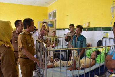 Pj. Bupati OKI Temui Pasien DBD di RSUD