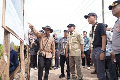 Resmikan Jalan CSR OKI Pulp, Herman Deru…
