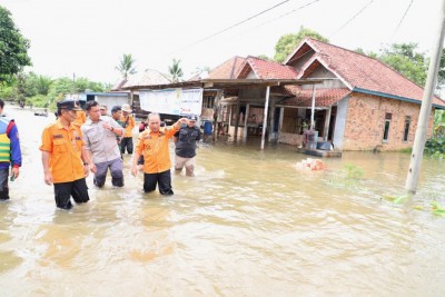 Sungai Keruh Meluap Puluhan Rumah Terendam,…