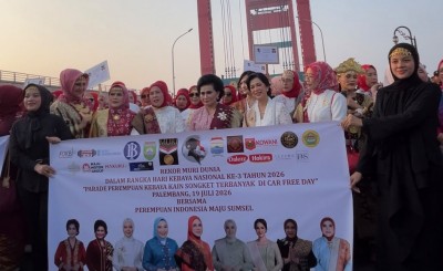 UNESCO Akui Kebaya, Ribuan Perempuan Padati CFD Palembang dalam Parade Songket