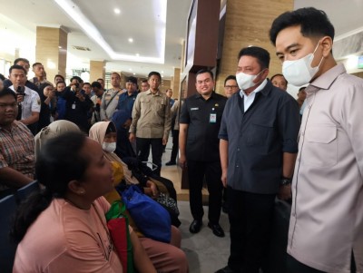 Wapres Gibran Tinjau Layanan RSUD Siti Fatimah,…